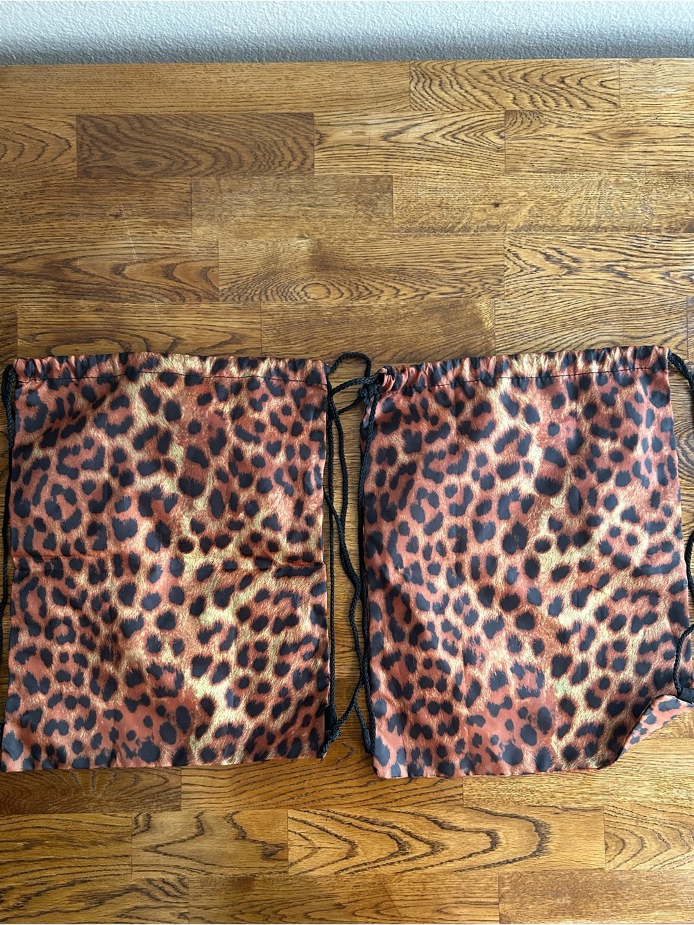 Vans Off The Wall Leopard Print Drawstring Shoe Bags Set of 2 - Picture 2 of 4